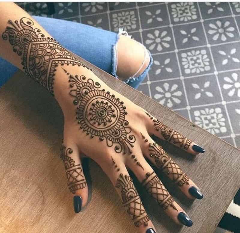 تصویر 4 از حنا دست عربی طبیعی مناسب طراحی نقش‌های زیبا روی پوست